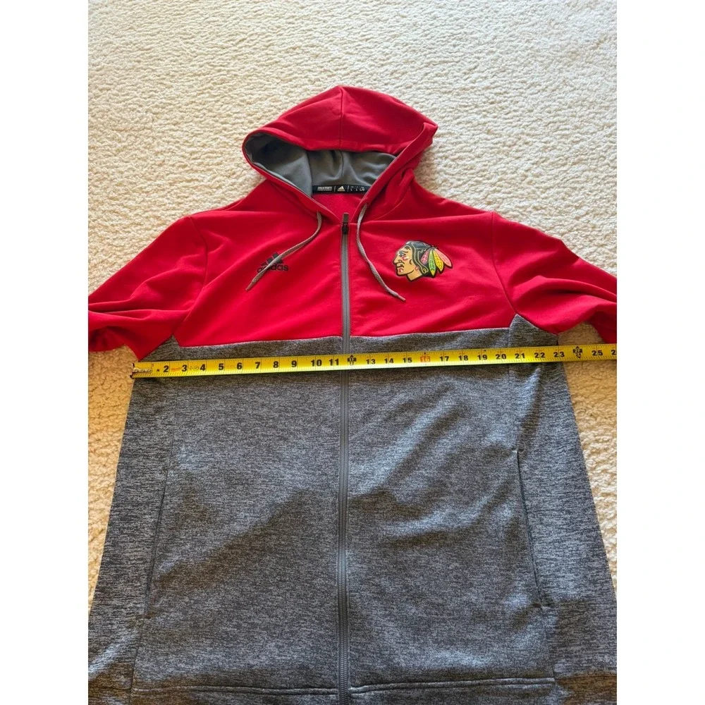 adidas Chicago Blackhawks NHL Red Gray Hoodie Men's Size L‎